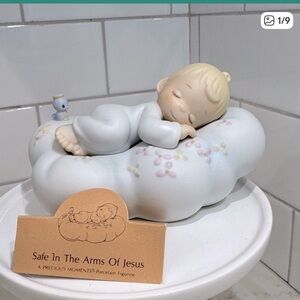 Precious Moments Figurine | Vintage 1992 | “Safe In The Arms Of Jesus”